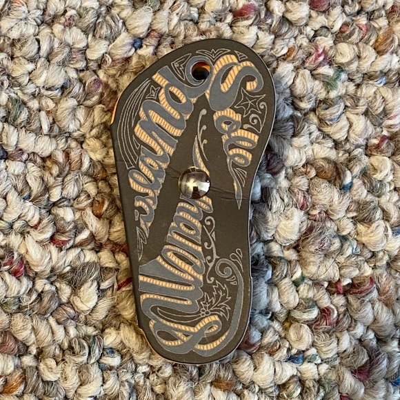 Island Sole Hawaii Exclusive Hibiscus Flower Flip Flop Charm - Picture 2 of 3